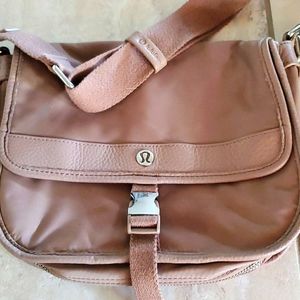 lululemon cross body bag